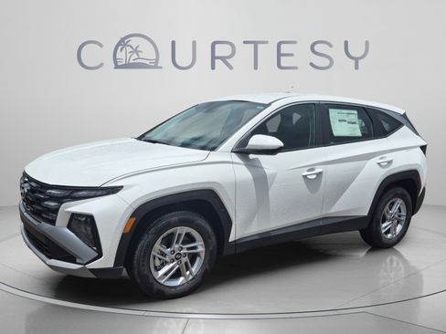 New 2026 Hyundai Tucson SE FWD image 1