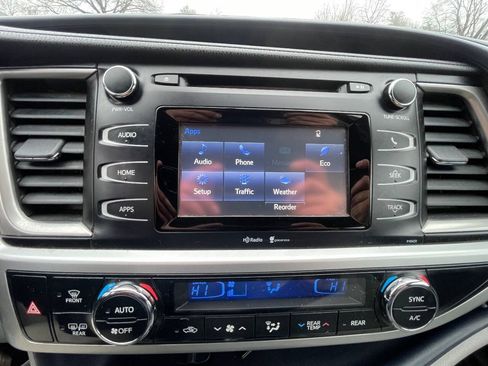 Used 2014 Toyota Highlander Plus AWD/4WD image 21