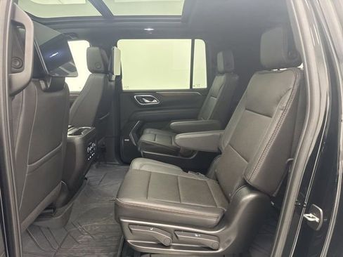 Used 2024 Chevrolet Suburban High Country AWD/4WD image 31