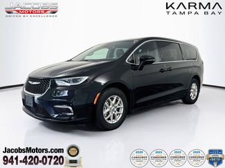 Used 2025 Chrysler Pacifica Select FWD video 1