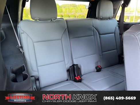 Used 2022 Chevrolet Tahoe Z71 w/ Z71 Off-Road Package AWD/4WD image 23