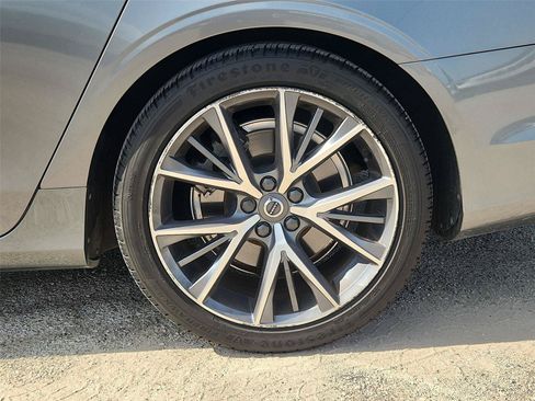 Used 2018 Volvo S90 T5 Momentum w/ Convenience Package FWD image 32