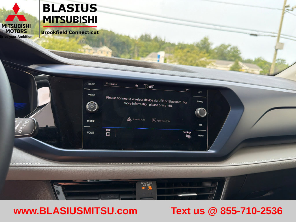 Used 2024 Volkswagen Taos SE w/ Panoramic Sunroof Package AWD/4WD image 22