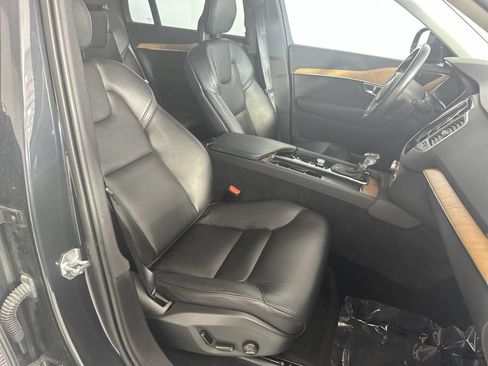 Used 2021 Volvo XC90 T6 Momentum w/ Climate Package AWD/4WD image 27