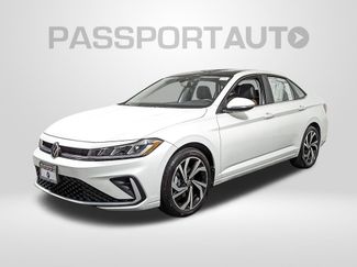 Used 2025 Volkswagen Jetta SEL image 1