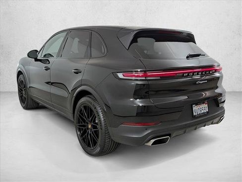 Certified 2025 Porsche Cayenne AWD/4WD image 3