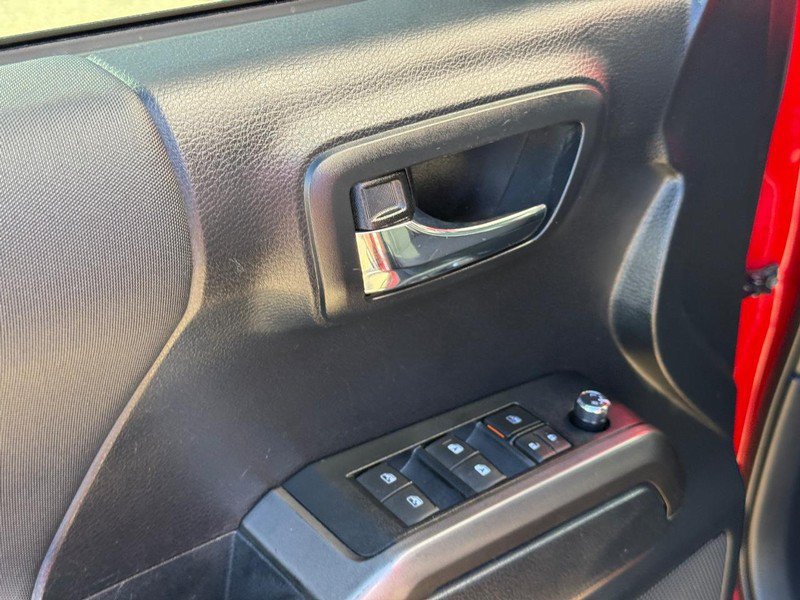Used 2018 Toyota Tacoma TRD Sport AWD/4WD image 18
