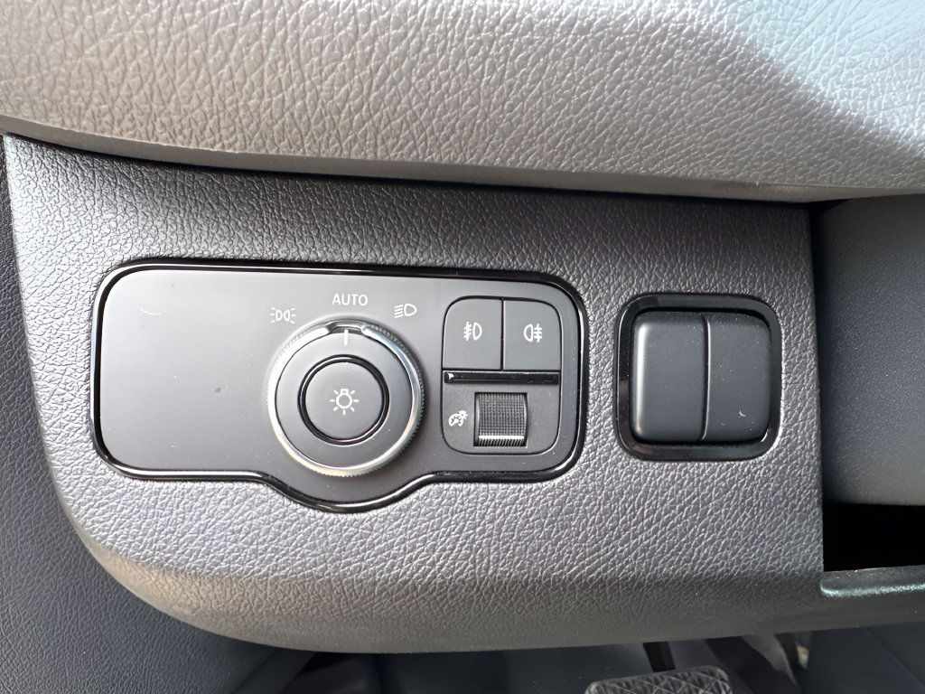Used 2020 Mercedes-Benz Sprinter 2500 image 21
