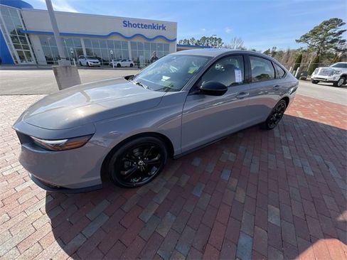 Certified 2025 Honda Accord SE image 29