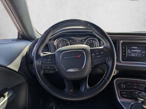 Used 2015 Dodge Challenger SXT image 24