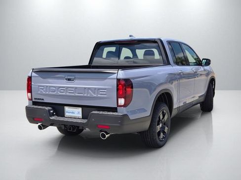New 2026 Honda Ridgeline Black Edition image 4