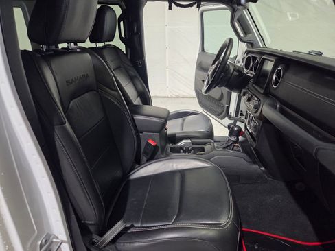 Certified 2018 Jeep Wrangler Unlimited Sahara image 13
