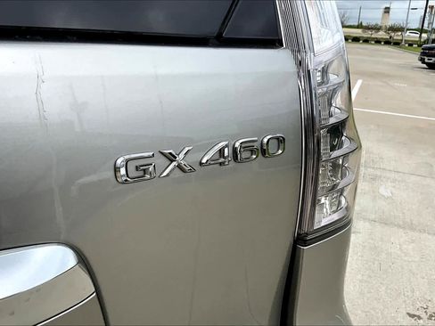 Used 2020 Lexus GX 460 Luxury w/ Accessory Package image 10