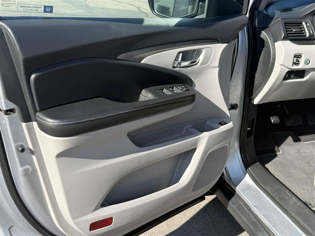 Used 2017 Honda Ridgeline RTL-T image 17