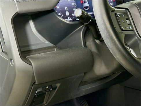 Certified 2023 Land Rover Defender 110 X-Dynamic SE image 10