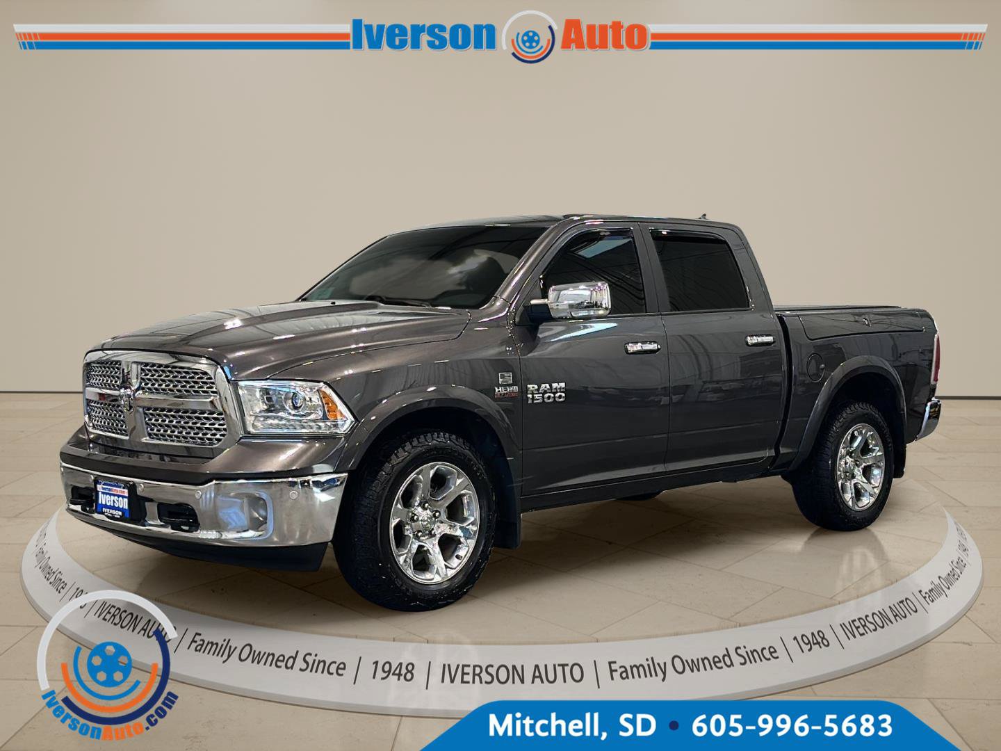 Used 2017 RAM 1500 Laramie w/ Convenience Group AWD/4WD image 3