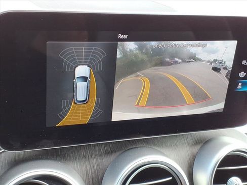 Used 2022 Mercedes-Benz GLC 300 4MATIC image 14