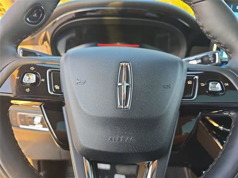 New 2026 Lincoln Corsair Reserve FWD image 19