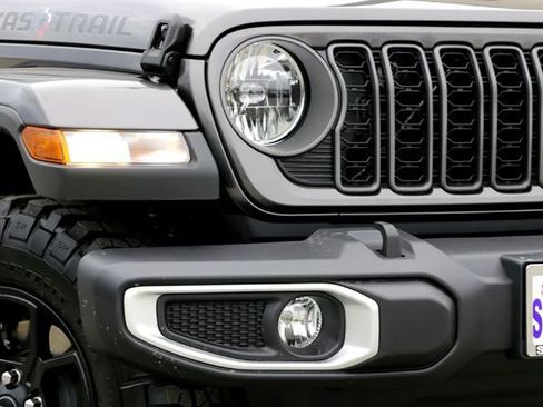 New 2026 Jeep Gladiator Sport image 3