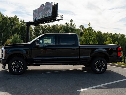 Used 2026 Ford F250 Platinum AWD/4WD image 11