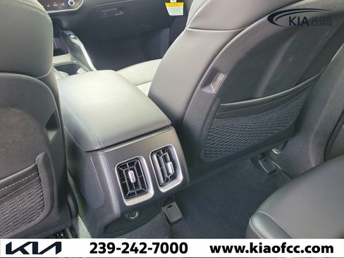 Certified 2025 Kia Sorento S w/ Panoramic Sunroof Package FWD image 13