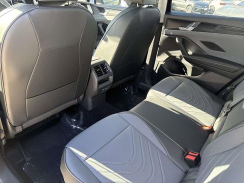 New 2026 Volkswagen Tiguan SE image 10