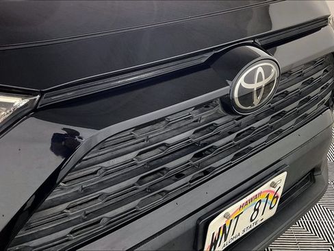 Used 2019 Toyota RAV4 XLE Premium w/ Cold Weather Package AWD/4WD image 30
