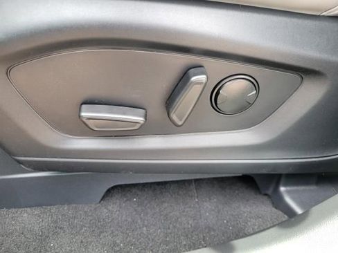 New 2025 Ford Explorer Active w/ Active Comfort Package image 14