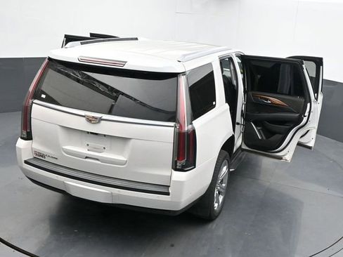 Used 2017 Cadillac Escalade Luxury AWD/4WD image 45