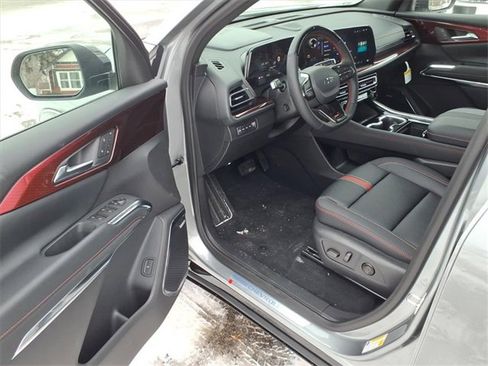 New 2026 Chevrolet Traverse RS w/ LPO, Floor Liner Package image 10