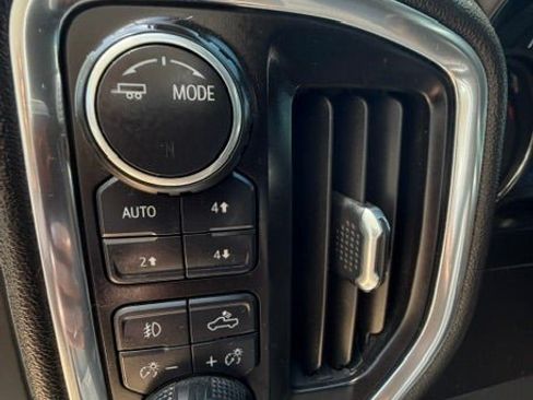 Used 2020 Chevrolet Silverado 1500 RST w/ Texas Edition AWD/4WD image 12