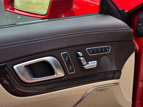 Used 2013 Mercedes-Benz SL 550 image 27
