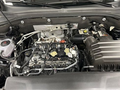 Used 2025 Volkswagen Atlas Cross Sport SEL Premium R-Line image 31