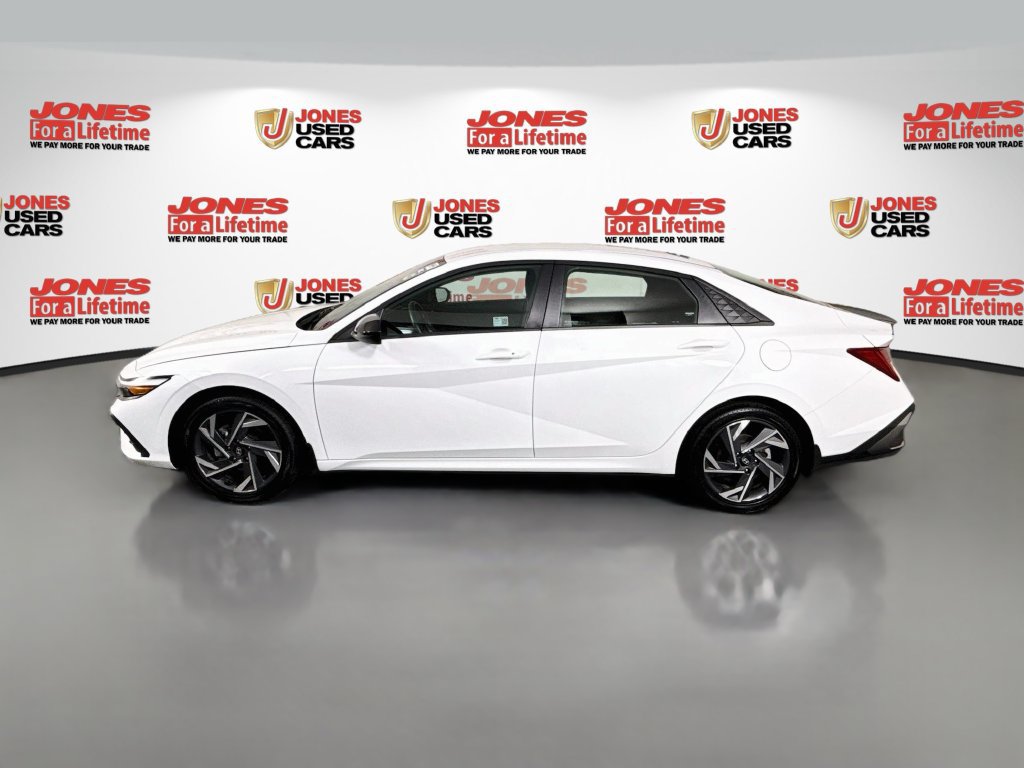 Certified 2025 Hyundai Elantra SEL FWD image 14