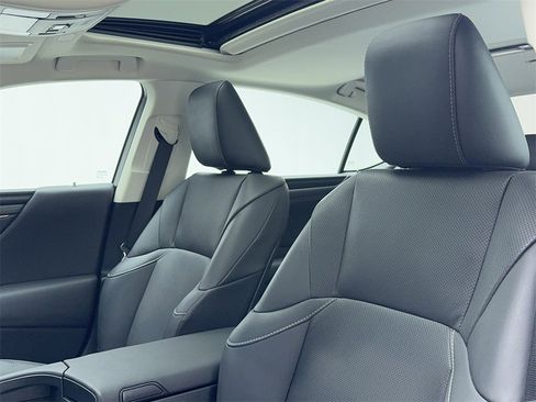 Used 2023 Lexus ES 350 w/ Premium Package image 32