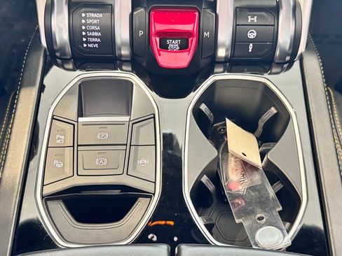 Used 2021 Lamborghini Urus image 40