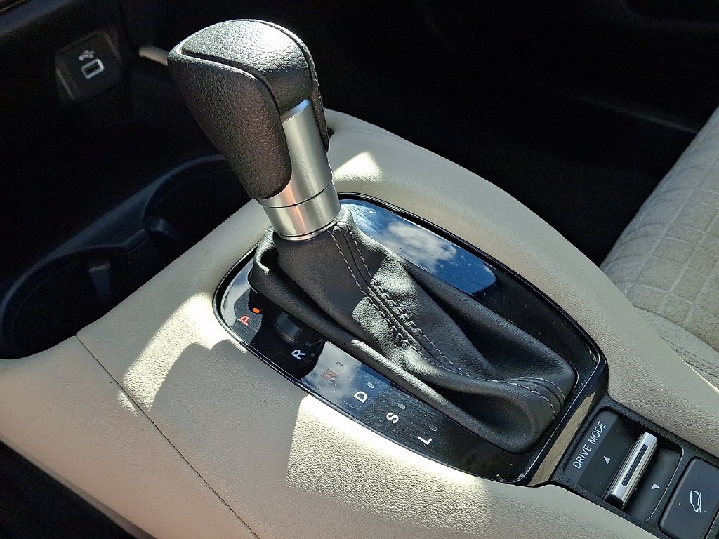 Used 2023 Honda HR-V LX image 16
