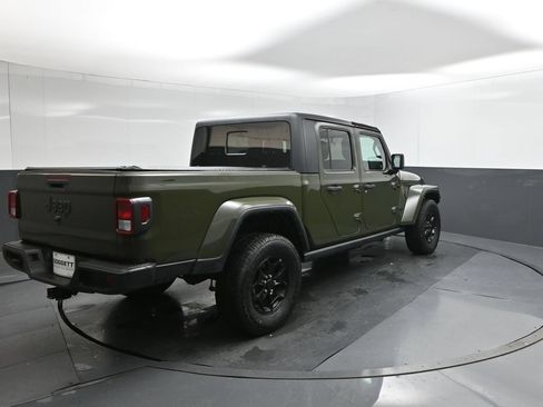 Used 2022 Jeep Gladiator Sport AWD/4WD image 8