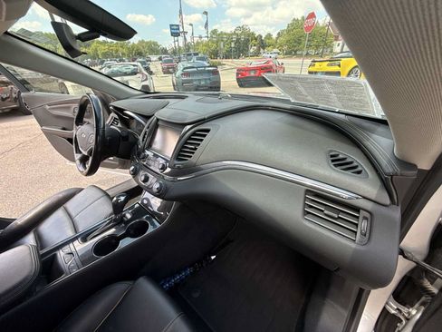 Certified 2019 Chevrolet Impala Premier FWD image 29