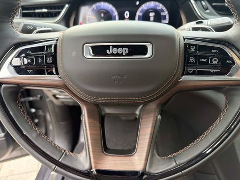 Used 2025 Jeep Grand Cherokee Summit w/ Obsidian Package AWD/4WD image 26
