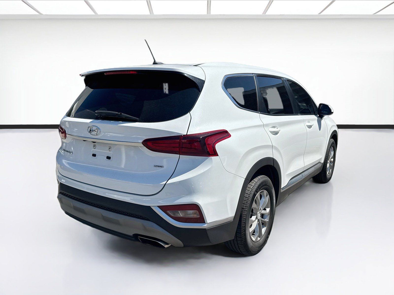 Used 2019 Hyundai Santa Fe SE AWD/4WD image 4