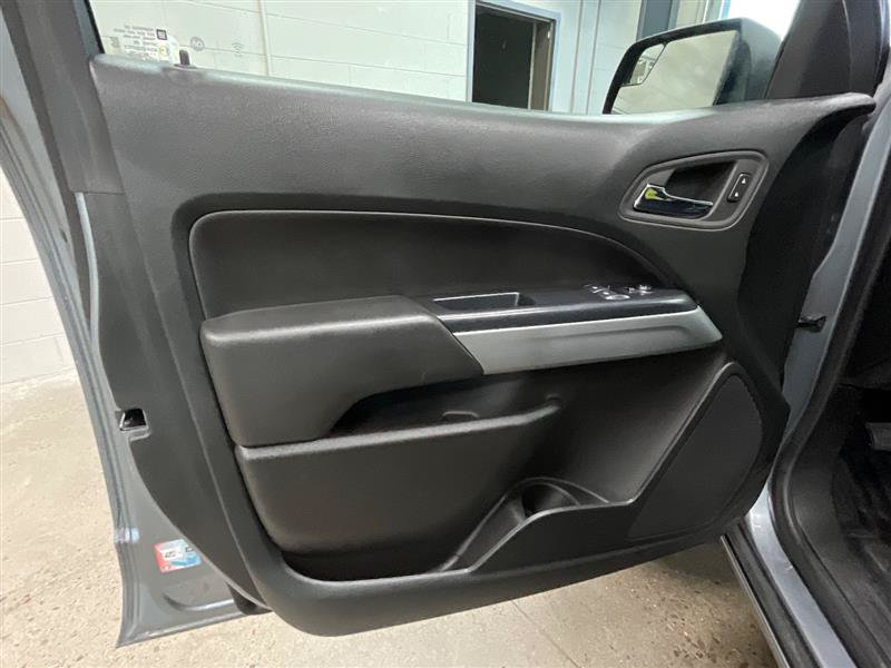 Used 2022 Chevrolet Colorado LT w/ Fleet Safety Package RWD image 10