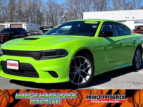 Used 2023 Dodge Charger GT image 3