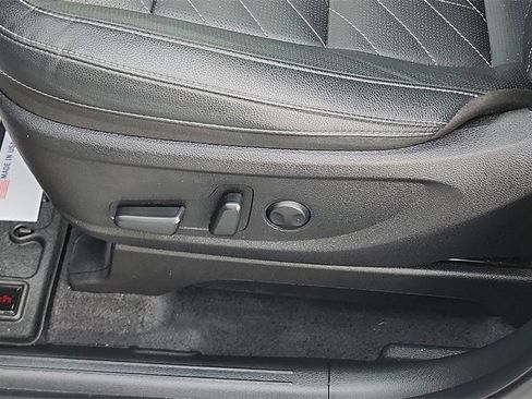 Used 2025 Kia Telluride AWD image 16