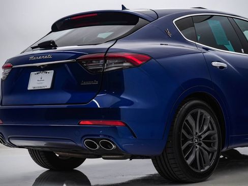 Used 2024 Maserati Levante GT Ultima AWD/4WD image 11
