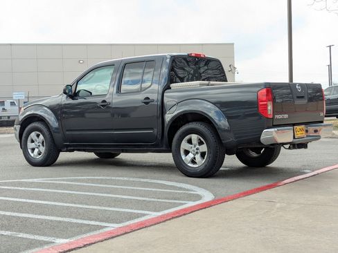 Used 2010 Nissan Frontier SE image 6