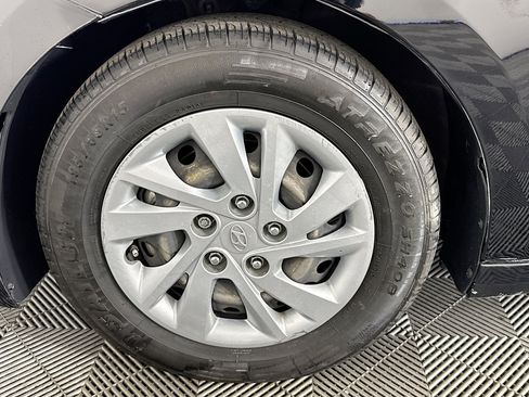 Used 2020 Hyundai Elantra SE image 36