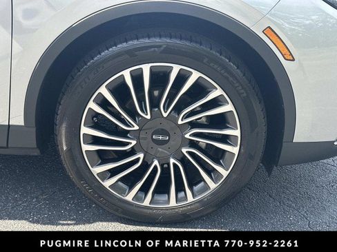Used 2021 Lincoln Corsair Reserve FWD image 12