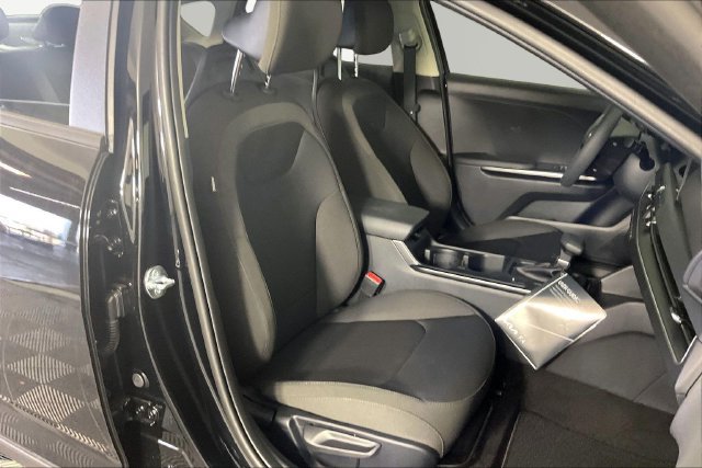 New 2026 Kia K4 FWD image 12