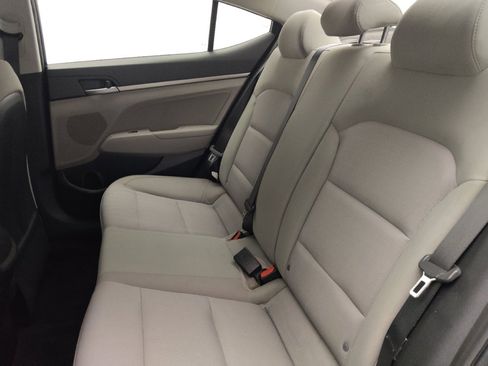 Used 2017 Hyundai Elantra SE FWD image 18